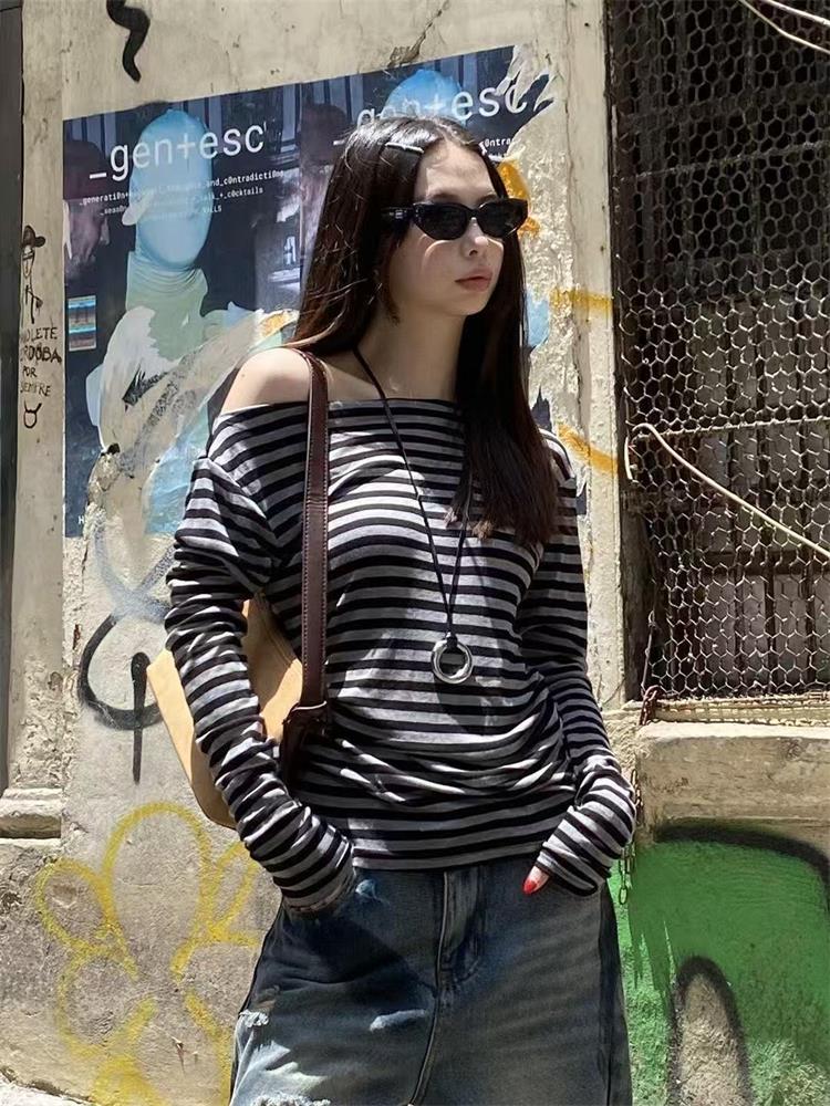 Aesthetic 2000s Women T-shirt  - Winter Clothing Aesthetic 评论和价格