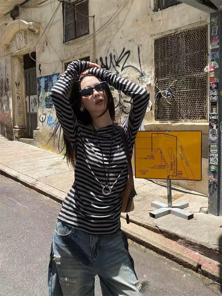 Aesthetic 2000s Women T-shirt  - Winter Clothing Aesthetic 评论和价格